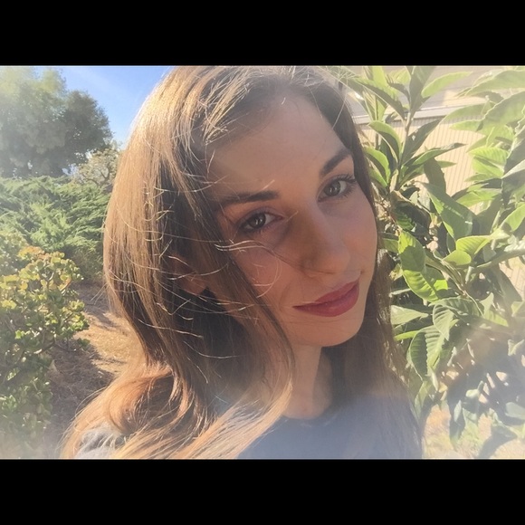 Meet your Posher, Isabella - Picture 2 of 2